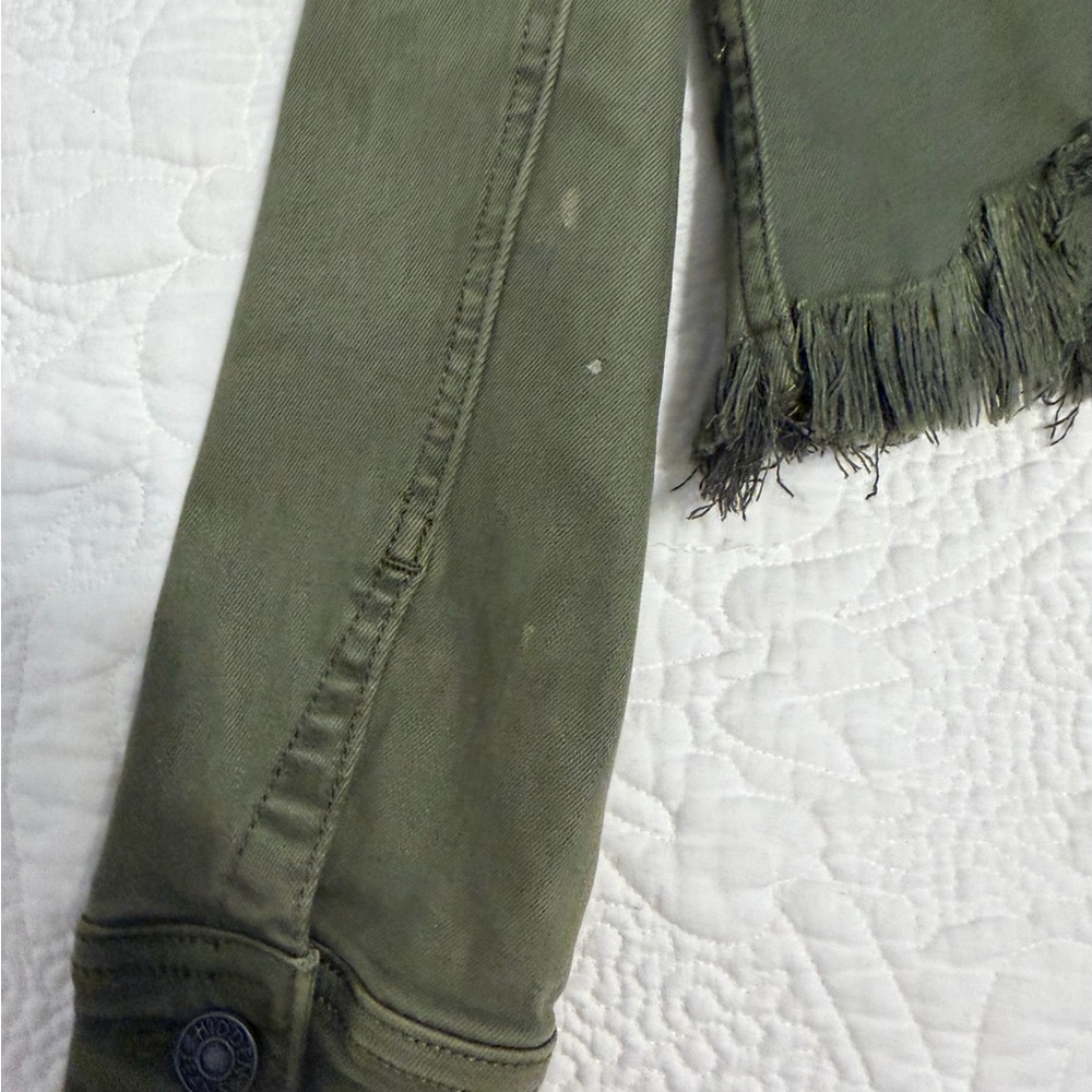 Wolven Olive Green Frayed-Hem Denim Jacket - Picture 4 of 5